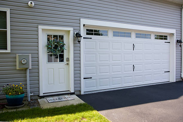 24/7 Emergency Garage Door Panel Replacement experts in Winston County County, AL